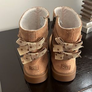 Girl Uggs